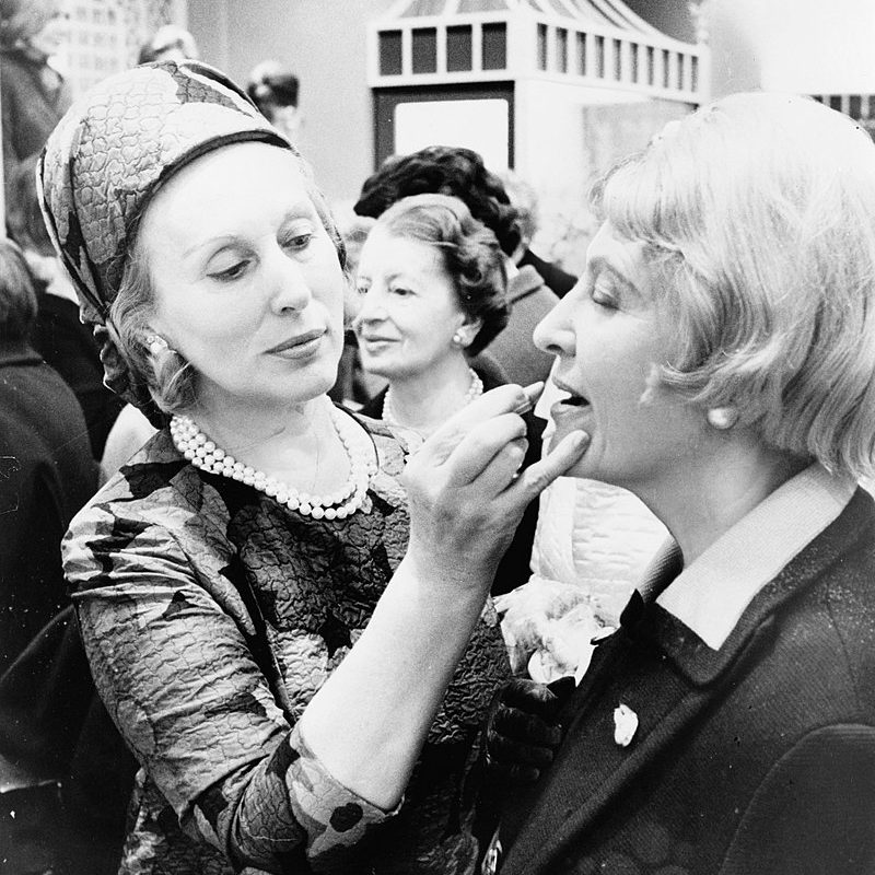 800px-Estee_Lauder_NYWTS