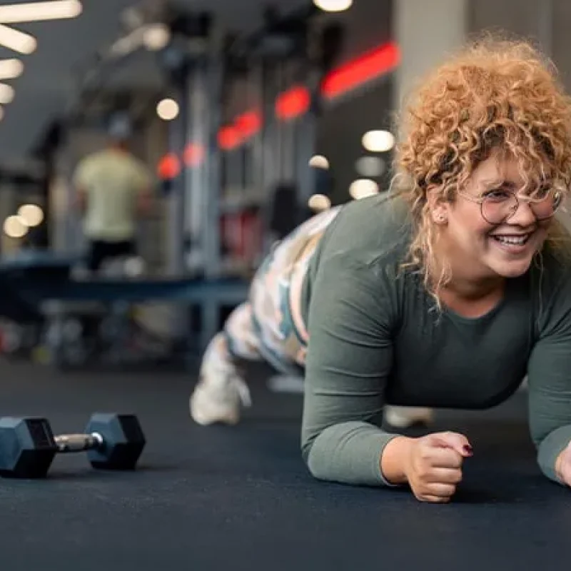 Woman-Planks-Gym-1478822293-Blog-MainArticleImage