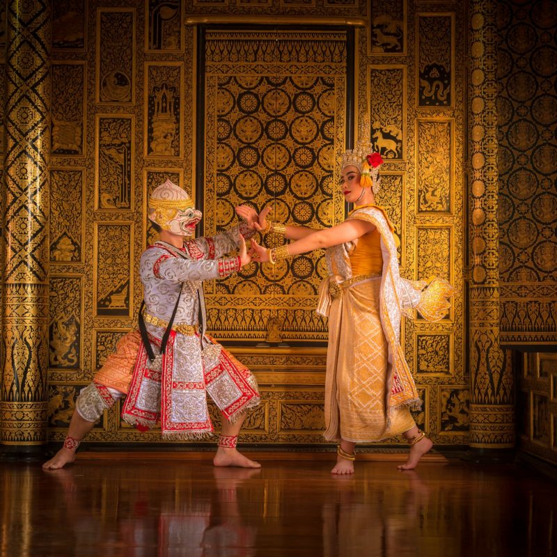 Khon is art culture Thailand Dancing in masked Tos-sa-kan and Hanuman are fighting in literature Ram